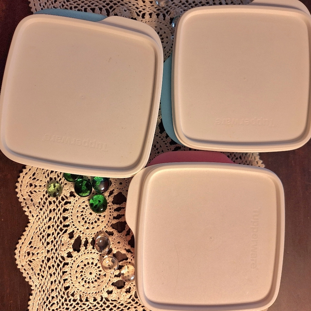 Tupperware Colorful Lunch & Snack Sets (3) - Picture 4 of 10